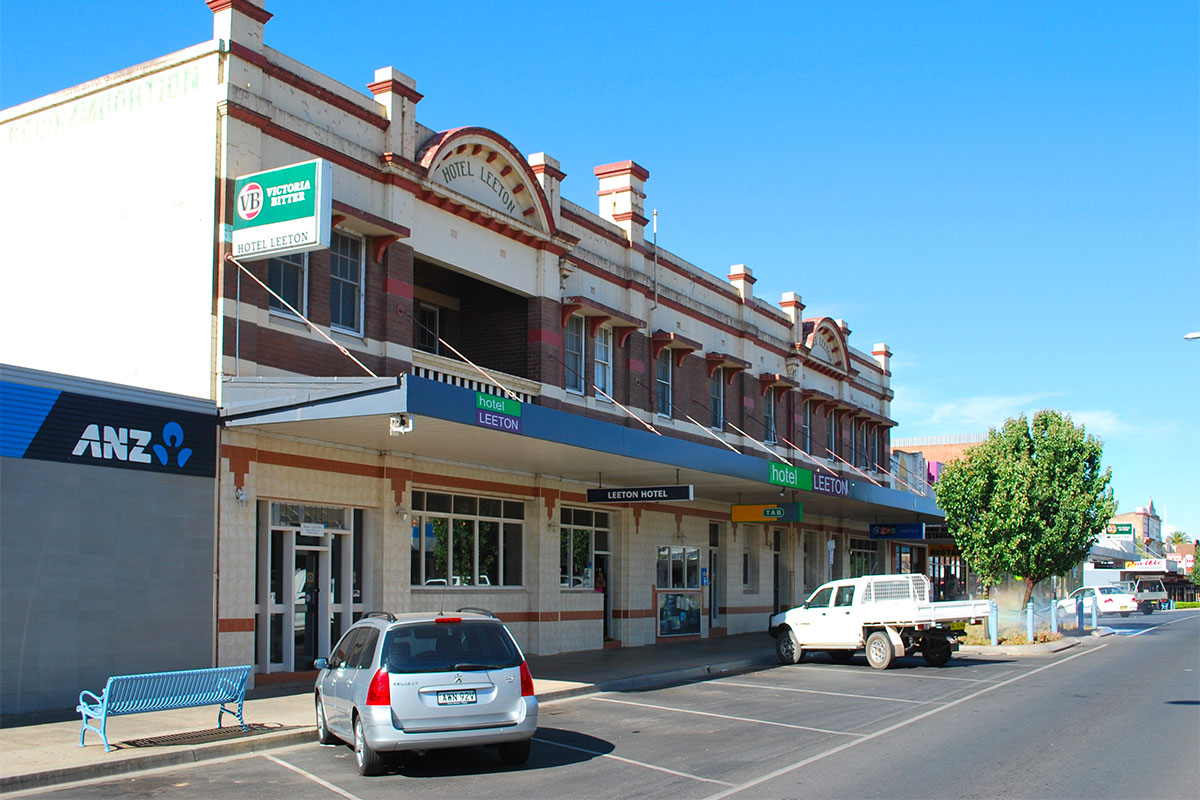 Leeton Hotel fined over pokies breaches